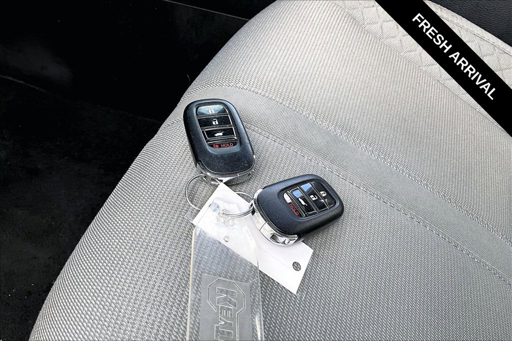Used 2023 Honda Pilot LX image 34