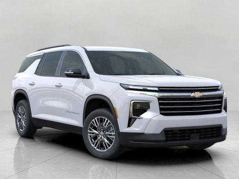 New 2026 Chevrolet Traverse LT w/ Driver Confidence Package AWD/4WD image 1