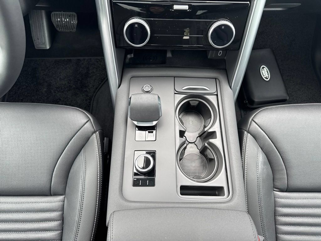 New 2026 Land Rover Discovery S AWD/4WD image 23