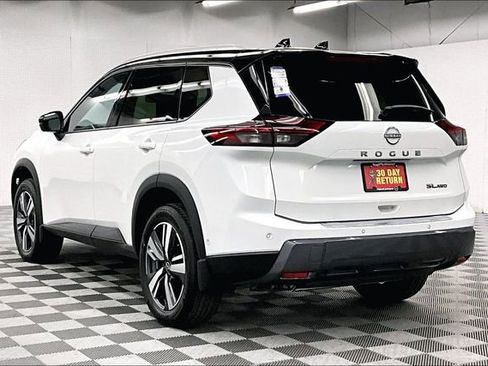 New 2025 Nissan Rogue SL w/ Tech Package image 4