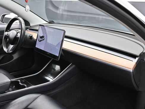 Used 2018 Tesla Model 3 Long Range image 36