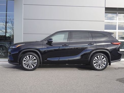 Used 2022 Toyota Highlander Platinum image 8