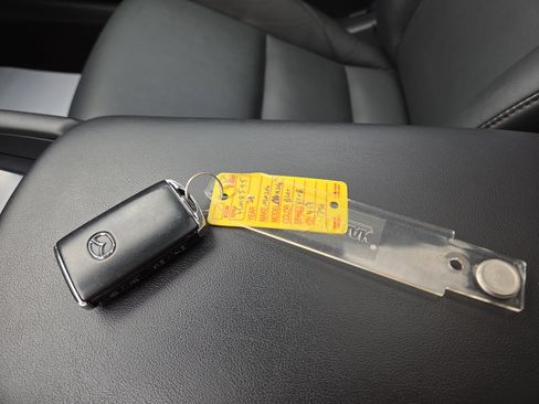 Used 2024 MAZDA MAZDA3 s image 30