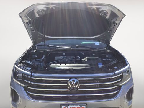 New 2025 Volkswagen Atlas SE FWD image 12
