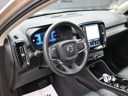 Used 2023 Volvo XC40 B4 Plus w/ Protection Package FWD image 10
