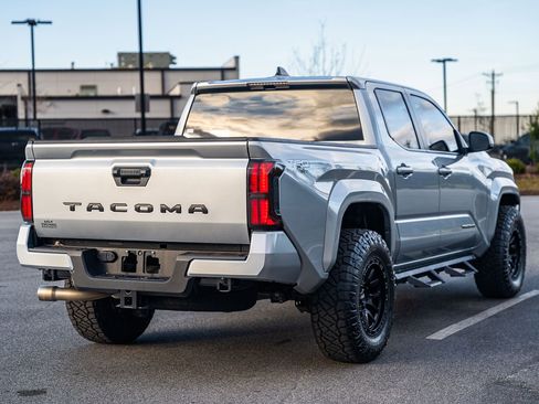 Used 2024 Toyota Tacoma TRD Sport image 8