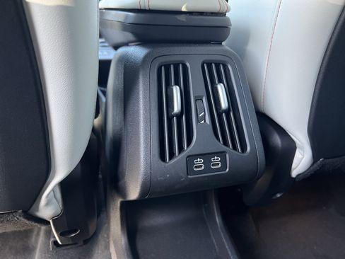 Used 2025 BMW X2 xDrive28i image 40