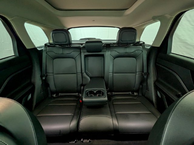 Certified 2025 Lincoln Corsair AWD w/ Equipment Group 101A image 17