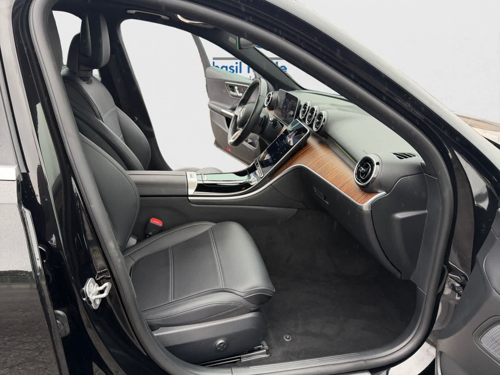 Used 2025 Mercedes-Benz C 300 4MATIC Sedan image 19