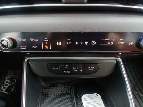 New 2026 Kia Carnival EX image 19