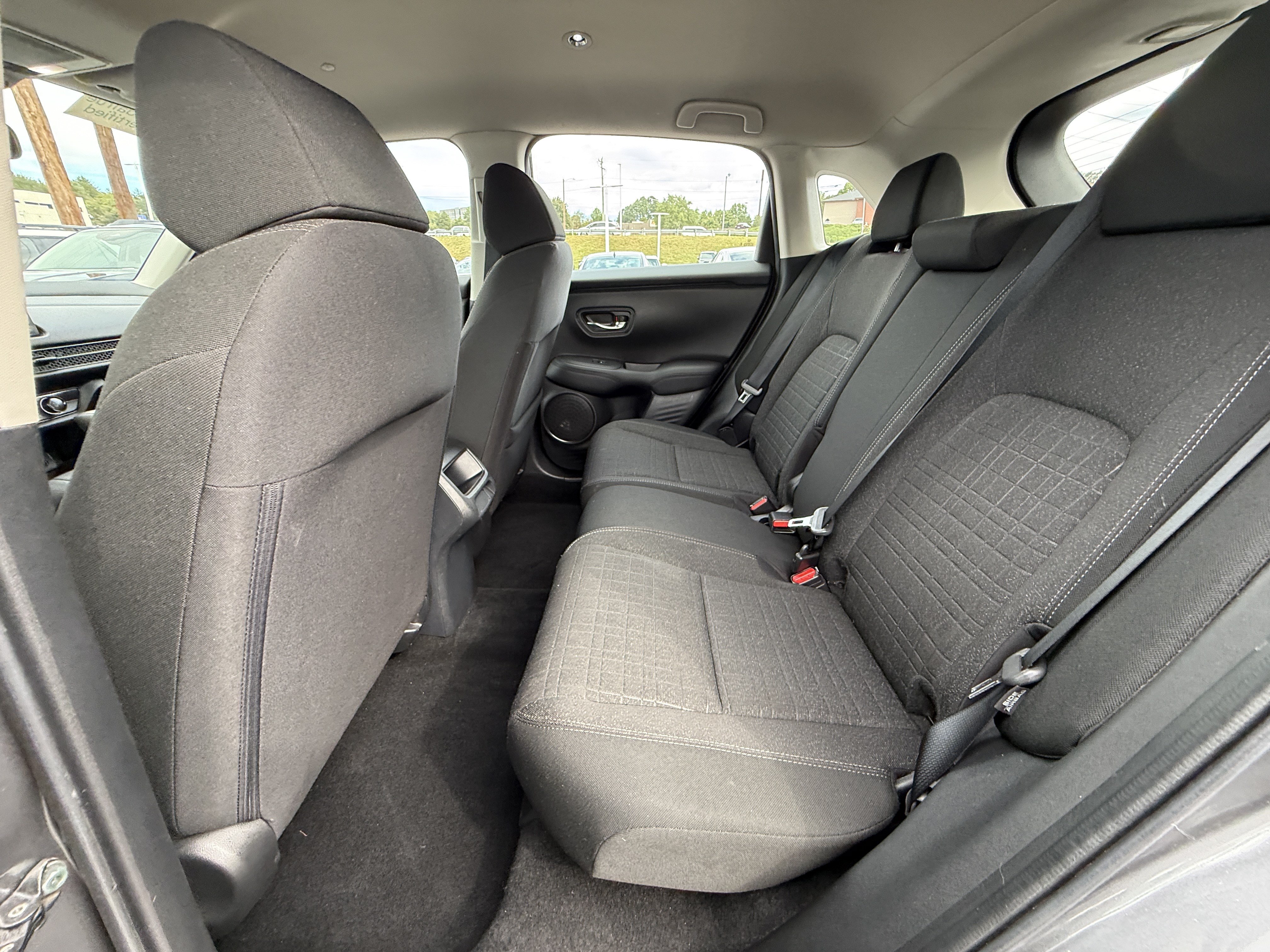 Certified 2025 Honda HR-V LX image 30