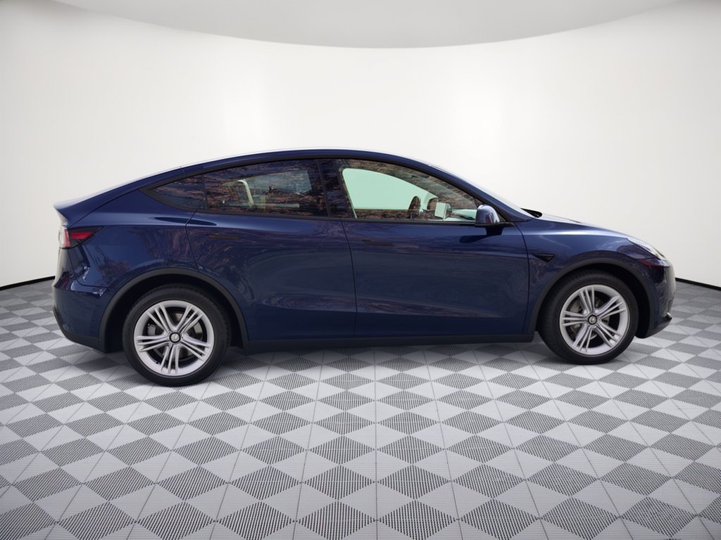 Used 2022 Tesla Model Y Long Range AWD/4WD image 8