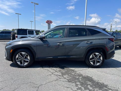 Used 2025 Hyundai Tucson SEL FWD image 2
