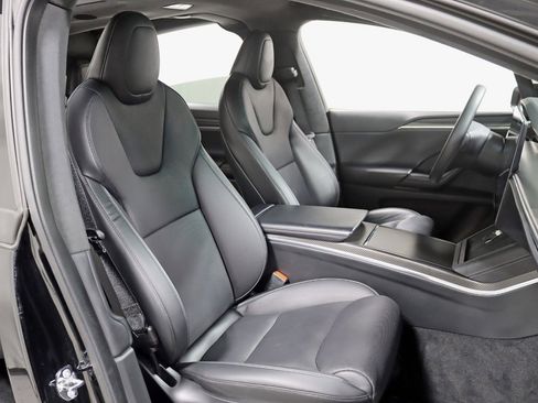 Used 2022 Tesla Model X Plaid image 31