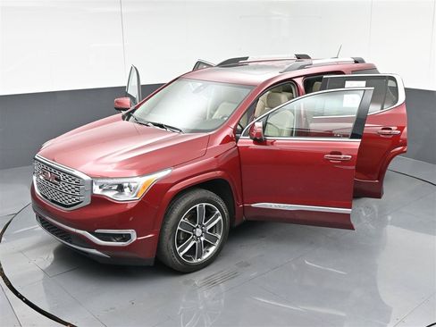 Used 2018 GMC Acadia Denali w/ Technology Package AWD/4WD image 40