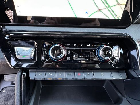 New 2026 GMC Sierra 1500 AT4 w/ AT4 Premium Package AWD/4WD image 29