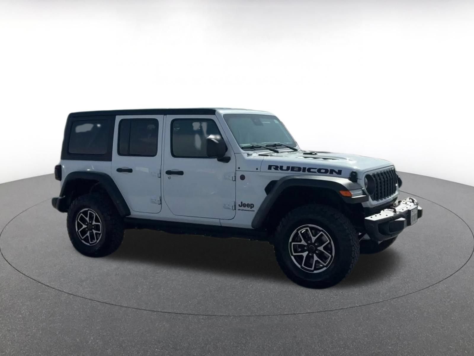 Used 2025 Jeep Wrangler Unlimited Rubicon AWD/4WD image 2