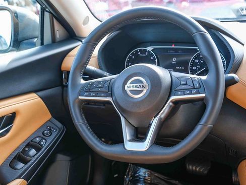 Used 2023 Nissan Sentra SV w/ SV Premium Package FWD image 17