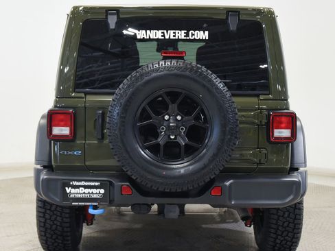 Used 2024 Jeep Wrangler Unlimited AWD/4WD image 13