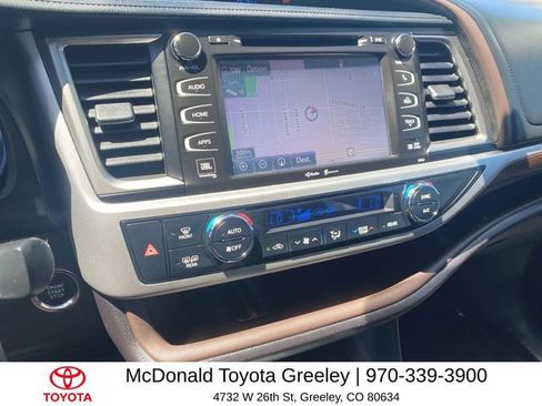 Used 2015 Toyota Highlander Limited w/ Driver Technology Package AWD/4WD image 19