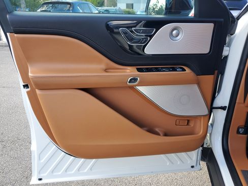 Certified 2023 Lincoln Aviator Black Label image 15