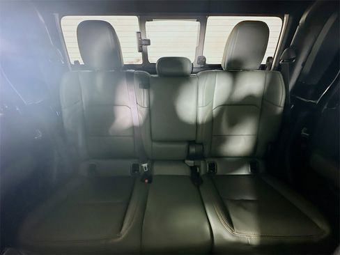 New 2025 Jeep Gladiator Mojave image 10