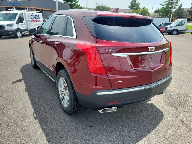 Used 2017 Cadillac XT5 Luxury w/ Driver Awareness Package AWD/4WD image 3