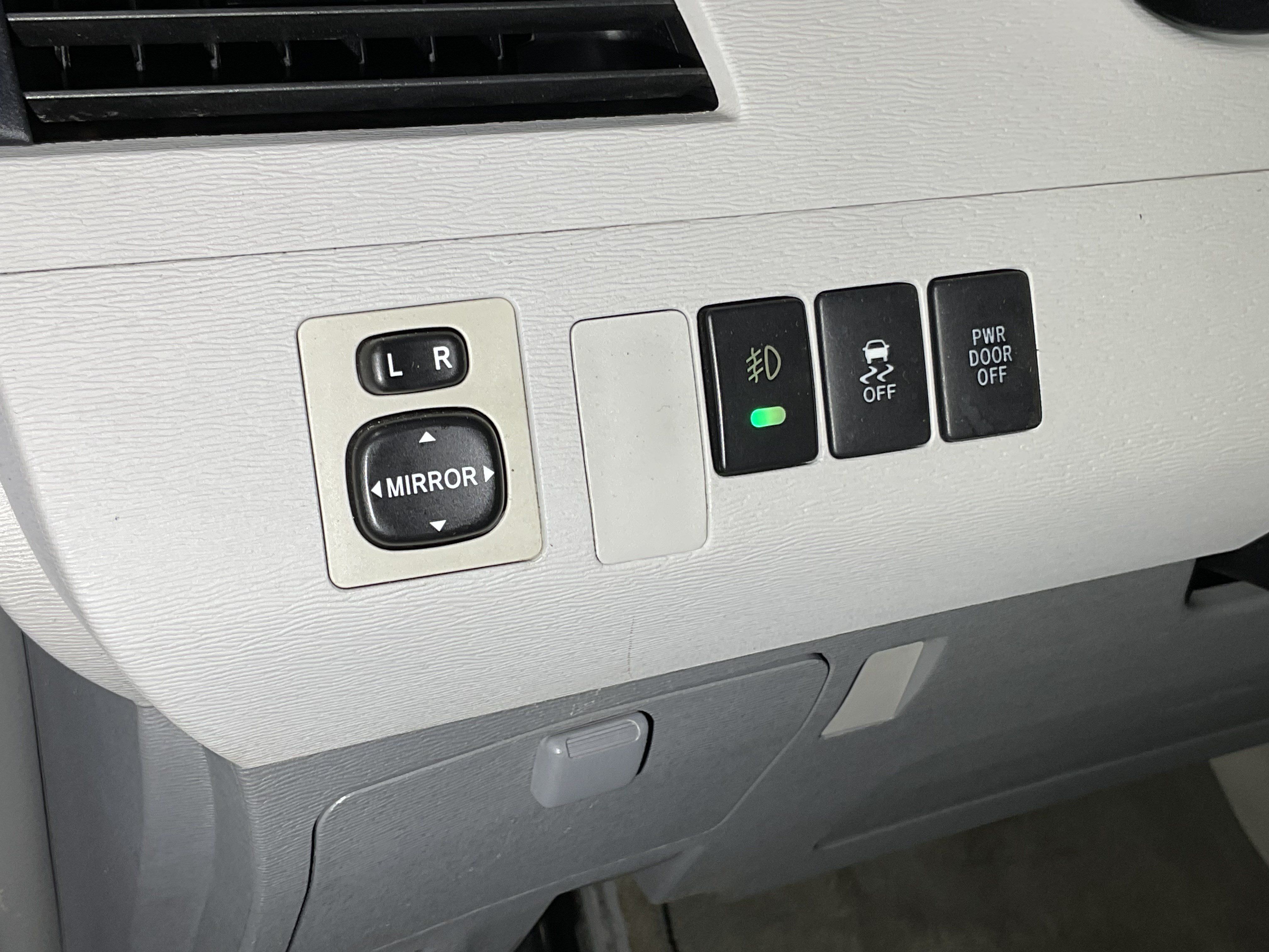 Used 2012 Toyota Sienna LE w/ Towing Pkg FWD image 27