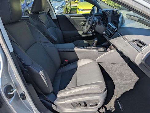 Used 2023 Lexus ES 350 w/ Premium Package image 11
