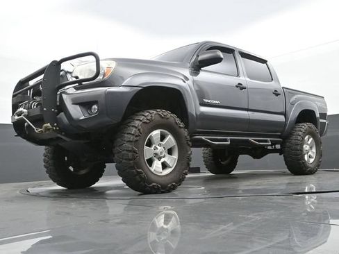 Used 2014 Toyota Tacoma 4x4 Double Cab w/ TRD Off-Road Package image 12