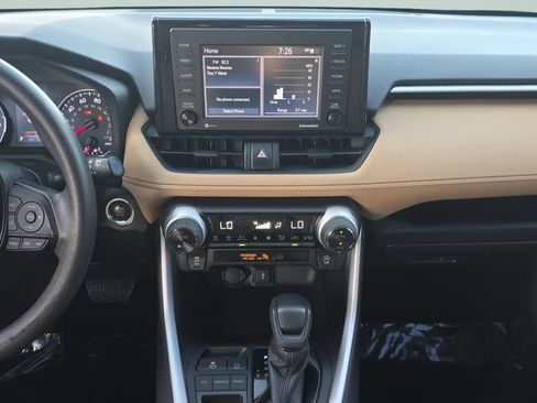 Used 2022 Toyota RAV4 XLE w/ Convenience Package FWD image 15