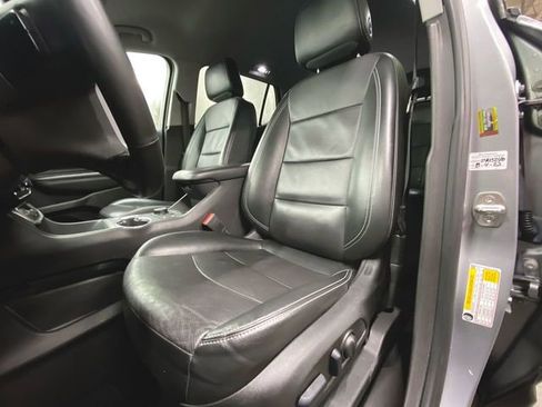 Used 2023 GMC Terrain SLT image 18