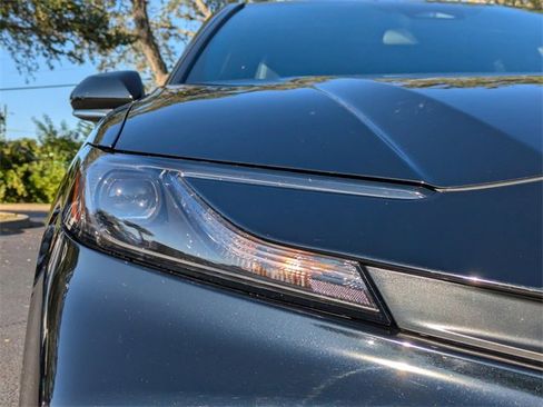 Used 2025 Toyota Camry SE image 8