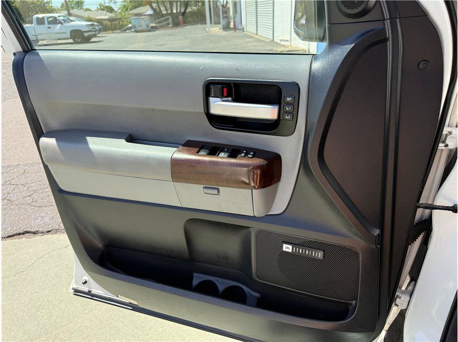 Used 2015 Toyota Sequoia Platinum AWD/4WD image 28
