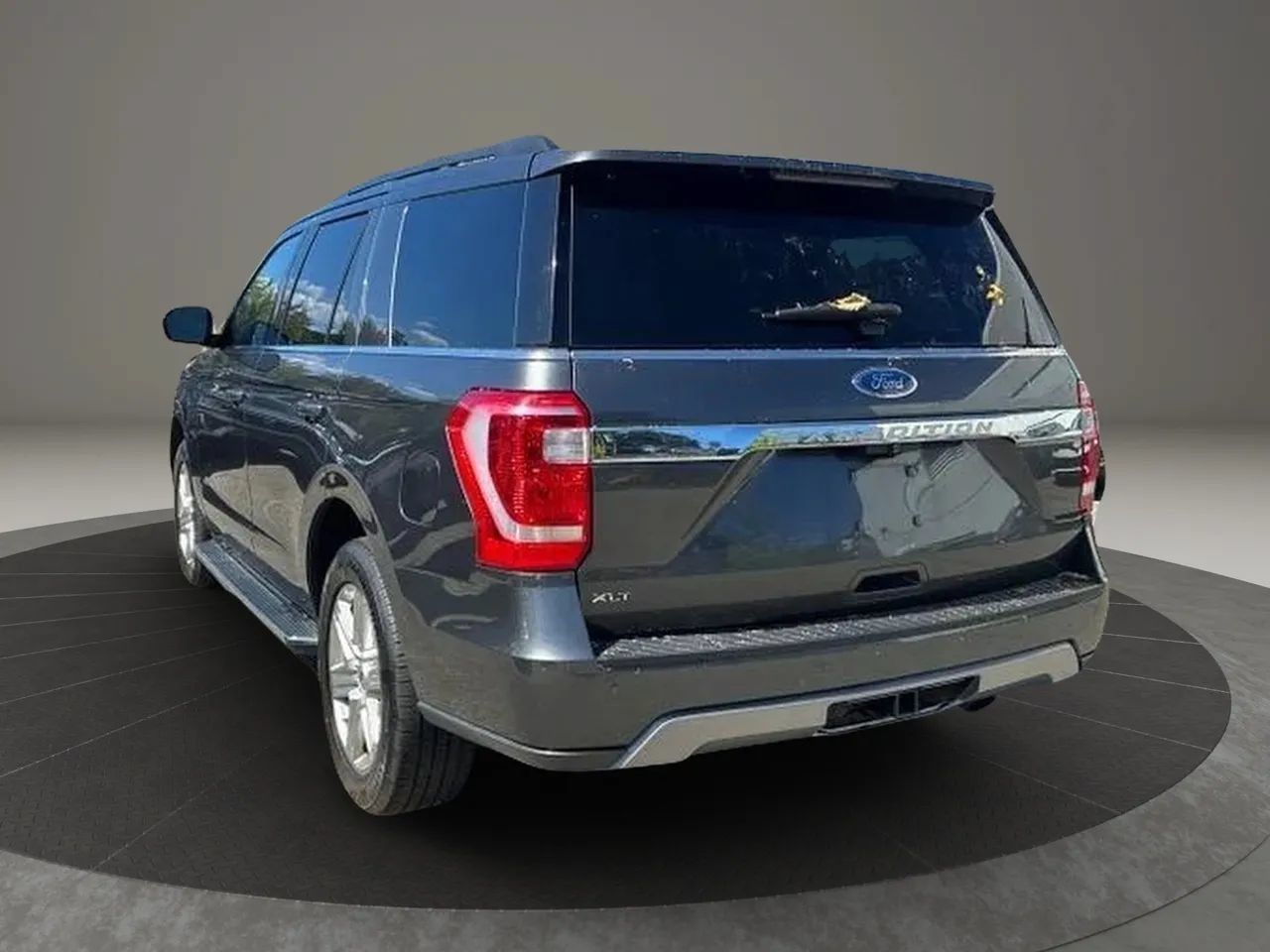 Used 2020 Ford Expedition XLT w/ Equipment Group 202A AWD/4WD image 7