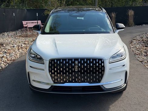 New 2026 Lincoln Corsair Reserve image 8