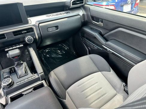 Used 2024 Toyota Tacoma TRD Off-Road image 12