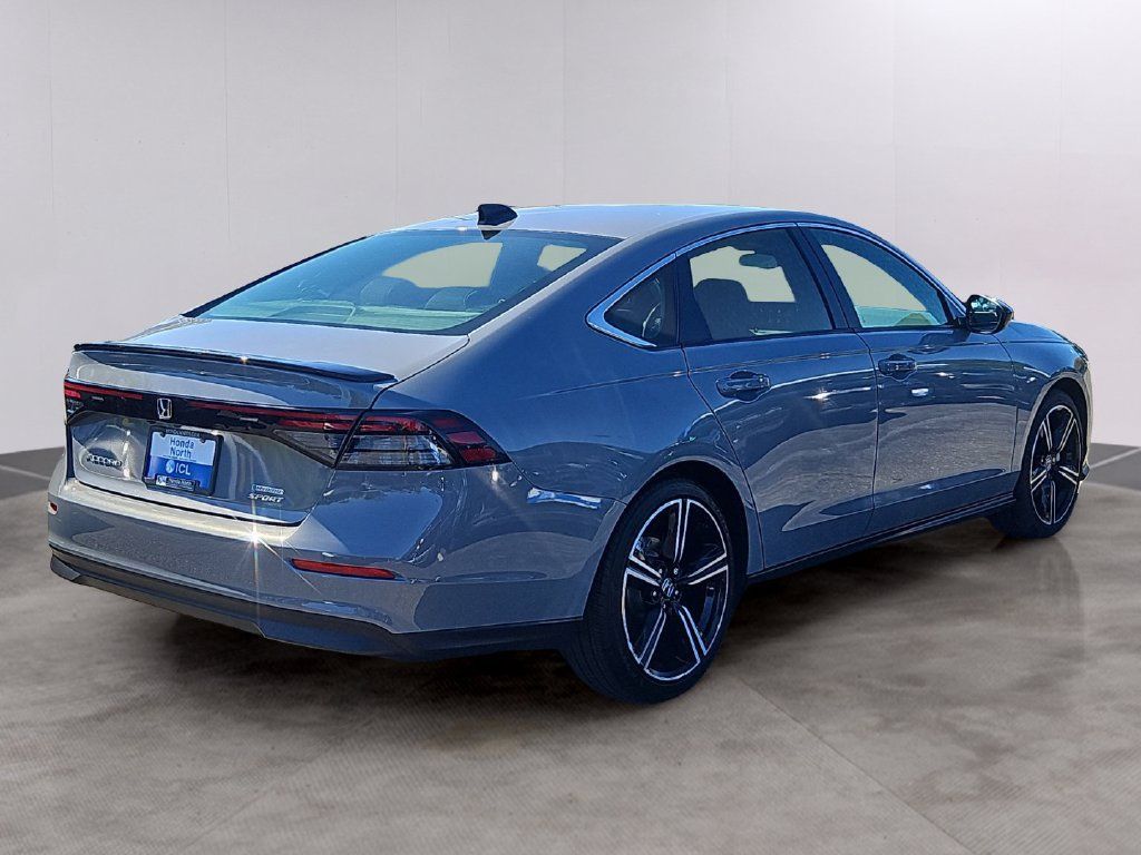 Used 2025 Honda Accord Sport image 4