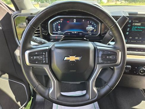 Used 2025 Chevrolet Silverado 1500 LT AWD/4WD image 32