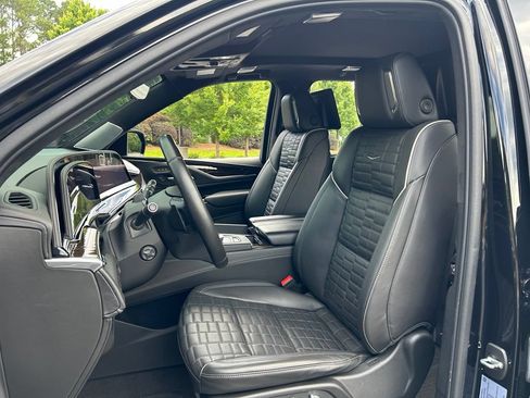 Used 2024 Cadillac Escalade Sport Platinum w/ Heavy-Duty Trailer Package AWD/4WD image 41