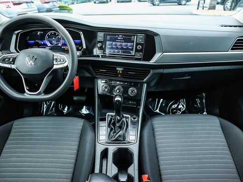 Used 2023 Volkswagen Jetta S image 17