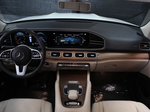 Used 2020 Mercedes-Benz GLS 450 4MATIC image 32