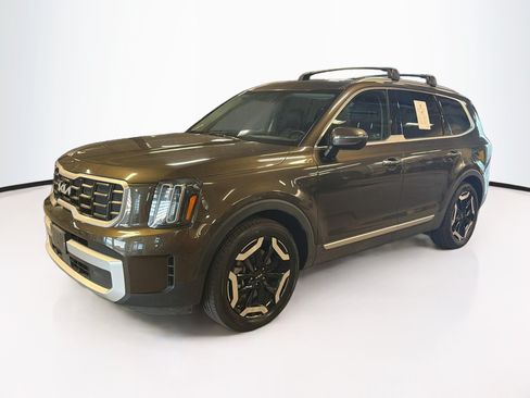 Used 2025 Kia Telluride S AWD/4WD image 3