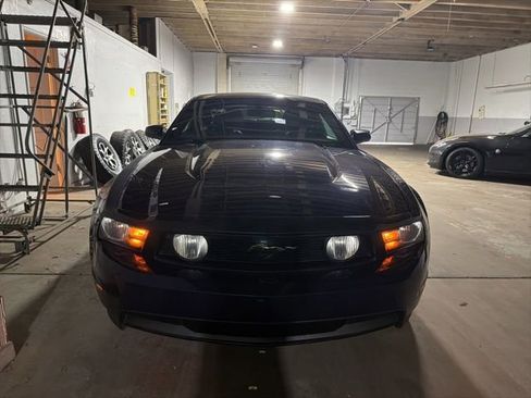 Used 2011 Ford Mustang GT Premium RWD image 2