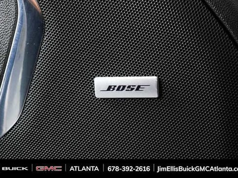 Used 2023 GMC Yukon SLT w/ SLT Premium Package image 7