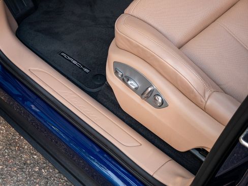 Used 2024 Porsche Macan image 27