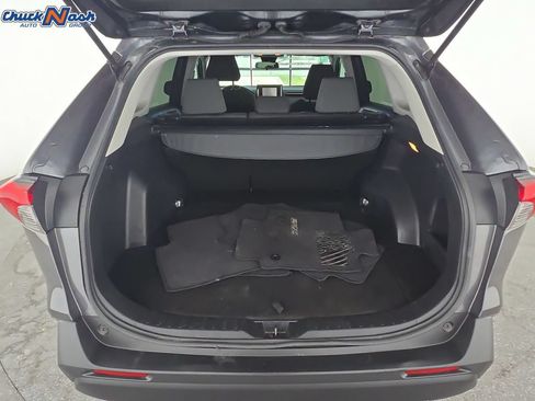 Used 2021 Toyota RAV4 XLE FWD image 30