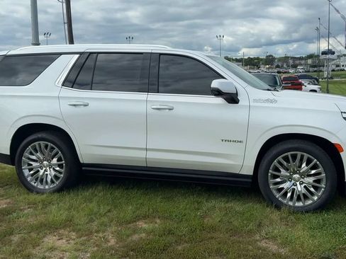 Used 2024 Chevrolet Tahoe High Country AWD/4WD image 8