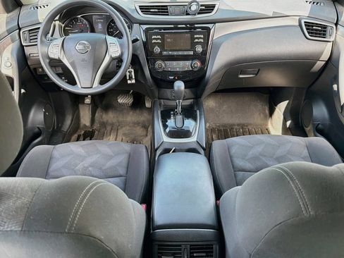 Used 2016 Nissan Rogue S w/ Appearance Package AWD/4WD image 10