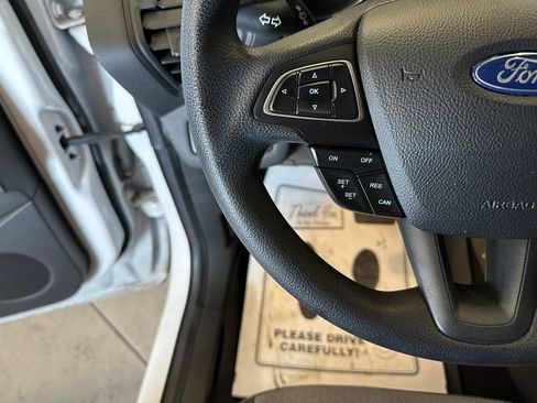 Used 2018 Ford Escape SE FWD image 11